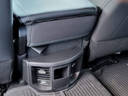 Used 2024 RAM 2500 Tradesman w/ Chrome Appearance Group image 28