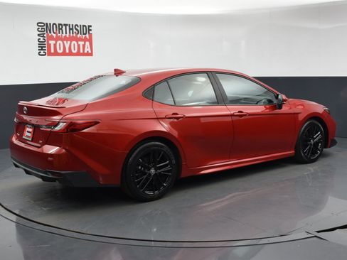 Used 2025 Toyota Camry SE FWD image 4