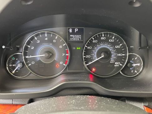Used 2010 Subaru Outback 3.6R Limited AWD/4WD image 5