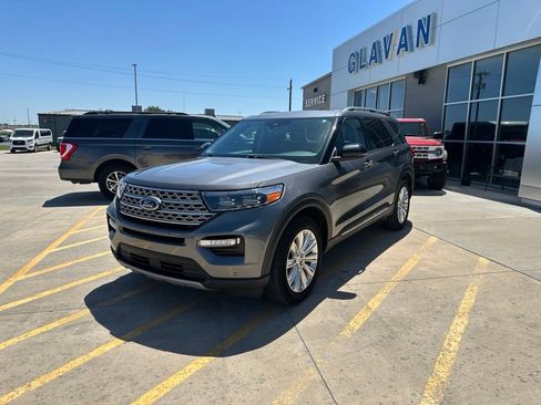 Used 2023 Ford Explorer Limited w/ Limited Technology Package AWD/4WD image 3