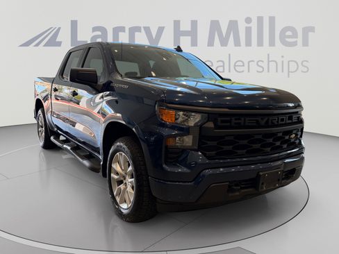 Used 2022 Chevrolet Silverado 1500 Custom AWD/4WD image 7