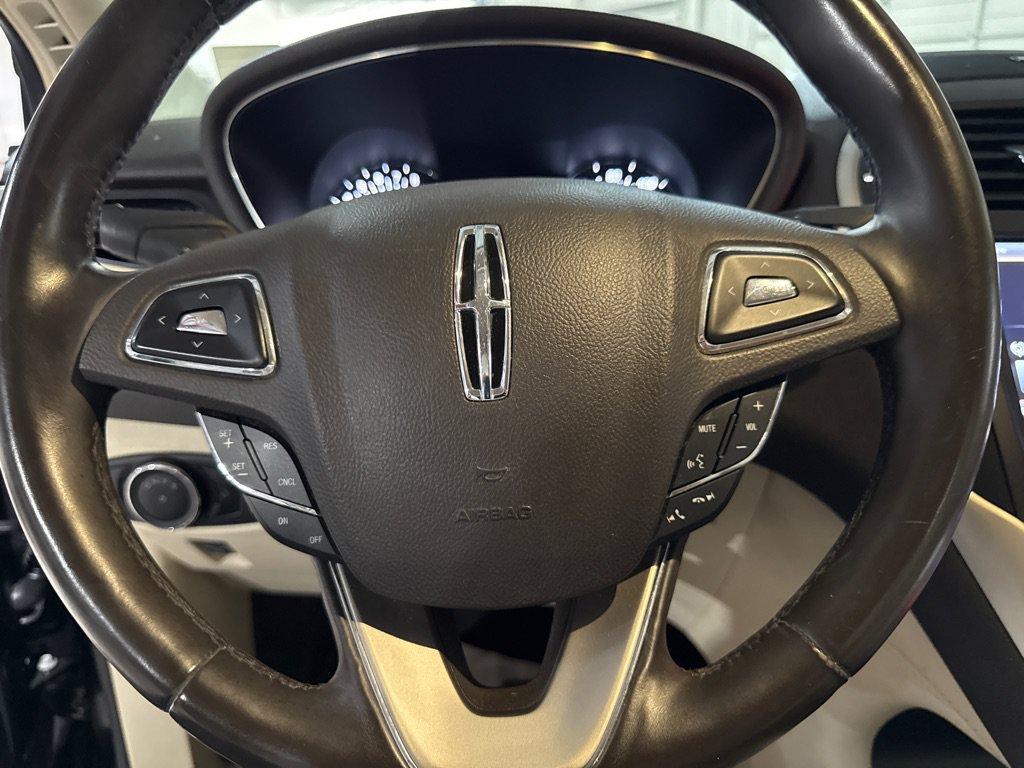 Used 2015 Lincoln MKC FWD w/ Equipment Group 101A Select image 12