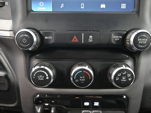 Used 2024 RAM 2500 Big Horn image 25