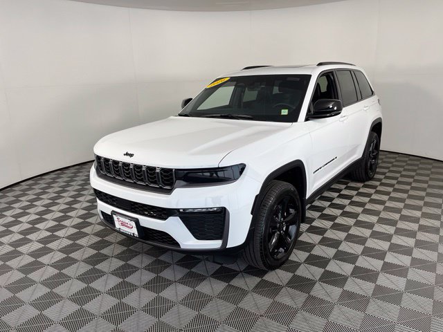 Used 2026 Jeep Grand Cherokee Limited w/ Limited Altitude Package AWD/4WD image 3
