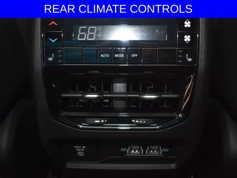 Used 2023 Jeep Grand Cherokee L Limited AWD/4WD image 7