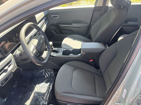 Used 2025 Kia K4 LXS FWD image 29
