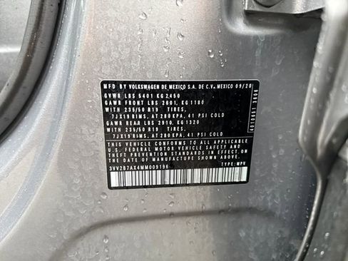 Used 2021 Volkswagen Tiguan SE image 17