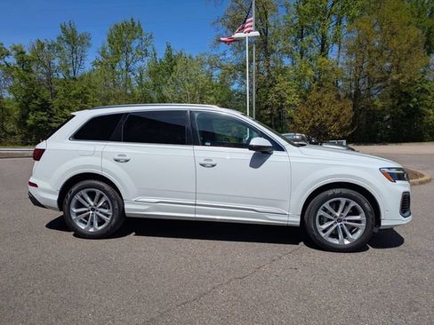 Used 2025 Audi Q7 3.0T Premium Plus AWD/4WD image 8