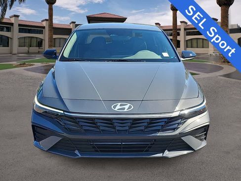 Used 2025 Hyundai Elantra Sport FWD image 2