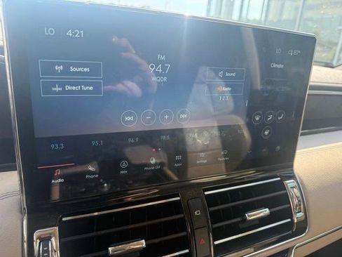 Used 2023 Lincoln Navigator Reserve AWD/4WD image 13