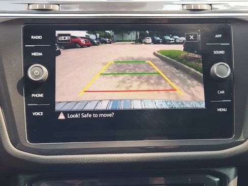Used 2022 Volkswagen Tiguan SE R-Line FWD image 18