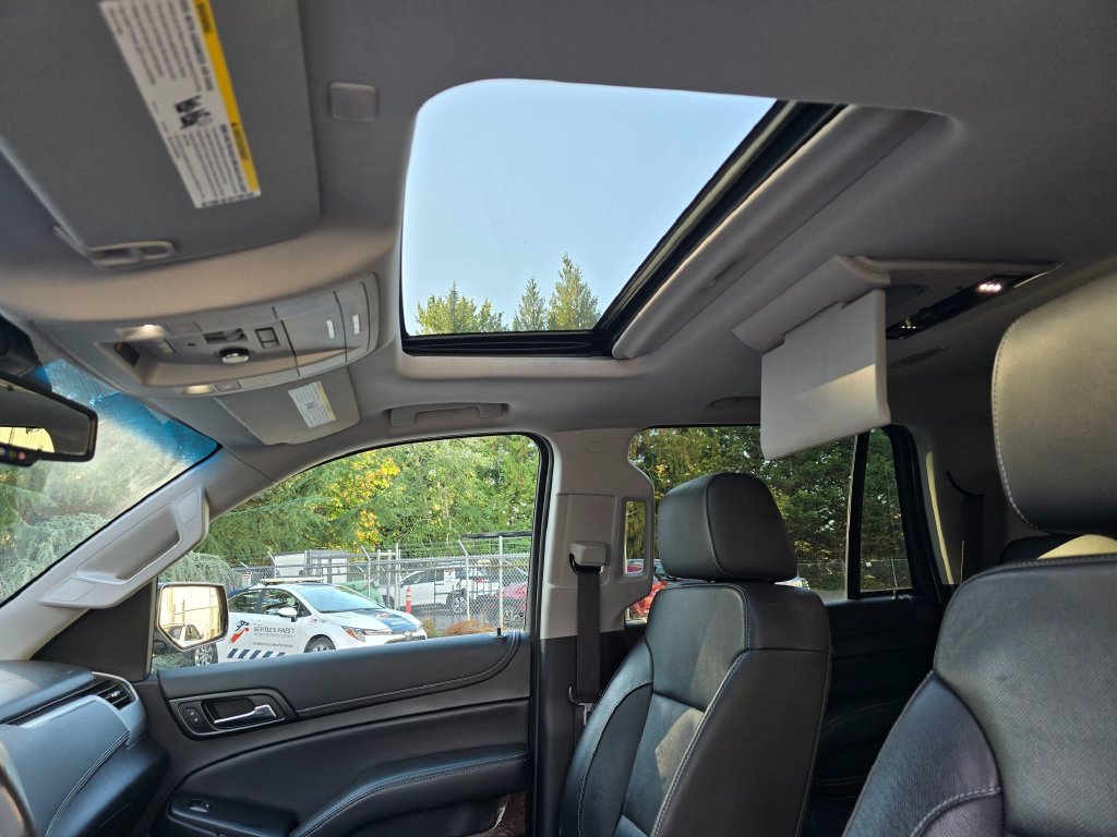 Used 2019 GMC Yukon SLT w/ Graphite Performance Edition AWD/4WD image 13