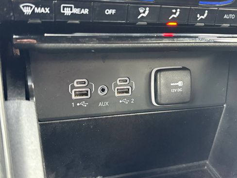 Used 2024 Jeep Grand Cherokee L Limited AWD/4WD image 24