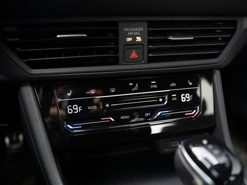 Used 2025 Volkswagen Jetta Sport FWD image 26