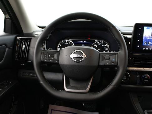 Used 2026 Nissan Pathfinder SV FWD image 22