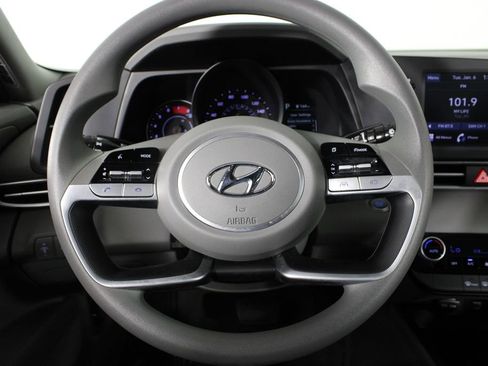 Certified 2022 Hyundai Elantra SEL image 23