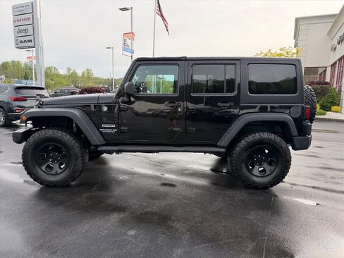 Used 2017 Jeep Wrangler Unlimited Sport w/ Connectivity Group AWD/4WD image 8