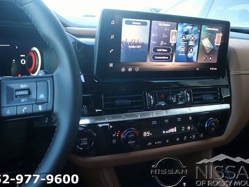 New 2026 Nissan Pathfinder Platinum FWD image 19