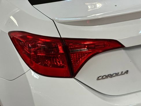 Used 2019 Toyota Corolla SE w/ Carpet Mat Package (TMS) FWD image 22