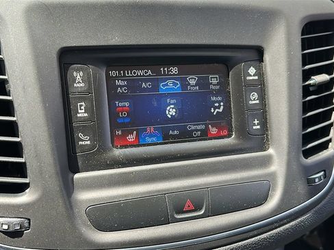 Used 2015 Chrysler 200 Limited w/ Convenience Group FWD image 18