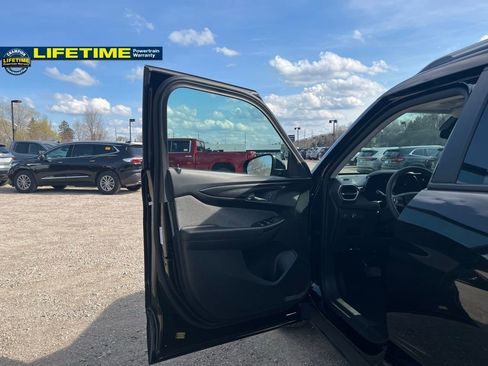 Used 2025 Chevrolet TrailBlazer LT image 18