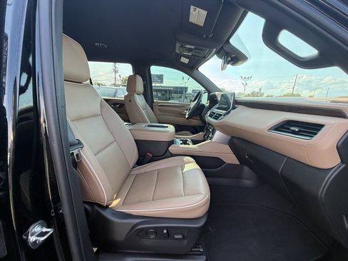 Used 2024 Chevrolet Tahoe Premier AWD/4WD image 24