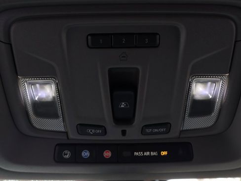 Used 2020 GMC Sierra 1500 SLT image 26