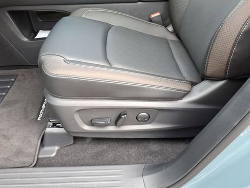 New 2026 Nissan Pathfinder SL w/ SL Premium Package AWD/4WD image 7