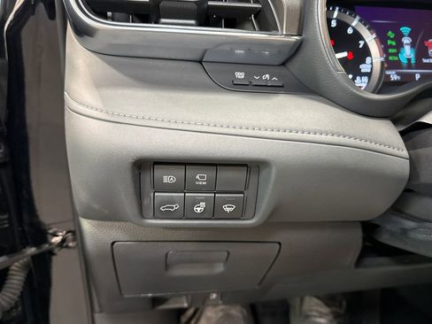 Used 2020 Toyota Highlander Limited image 29