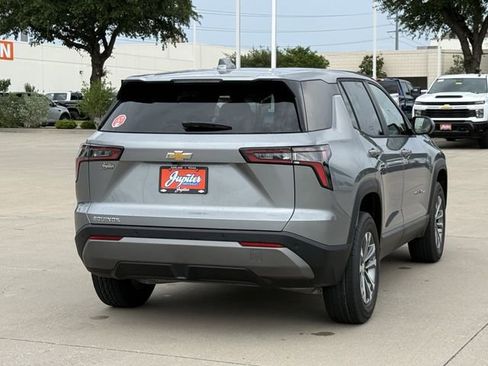 New 2026 Chevrolet Equinox LT w/ Convenience Package II FWD image 4