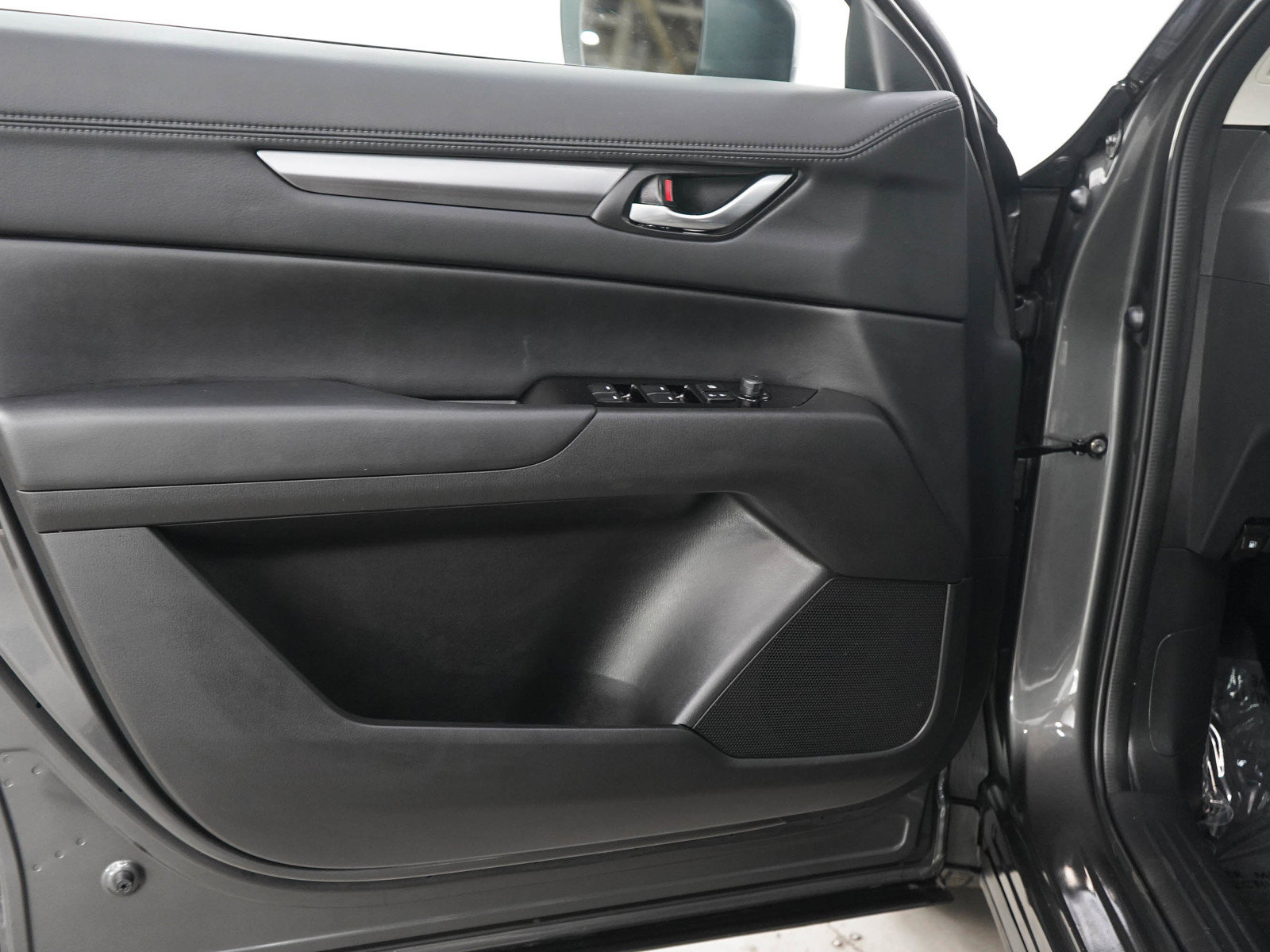 Used 2025 MAZDA CX-5 AWD 2.5 S w/ Preferred Package image 18