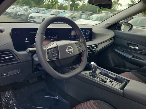 New 2026 Nissan Sentra SR w/ Floor Mat Package FWD image 16