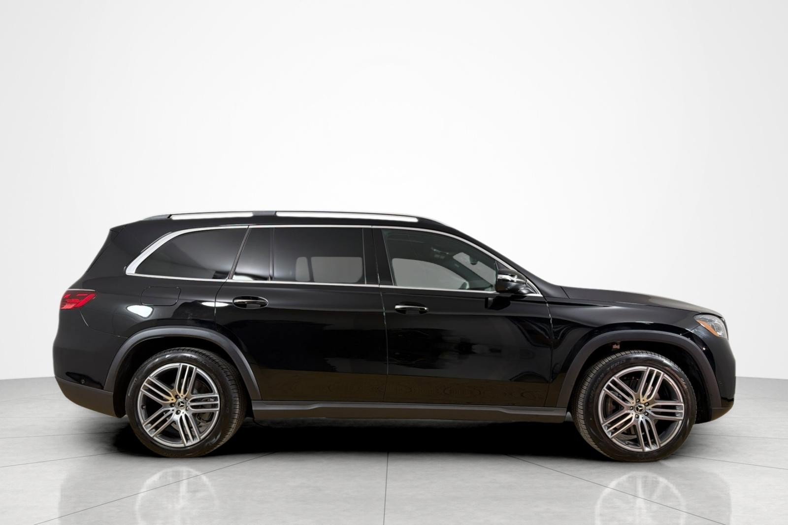 Used 2026 Mercedes-Benz GLS 450 4MATIC image 6
