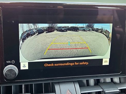 Used 2025 Toyota RAV4 XLE AWD/4WD image 18