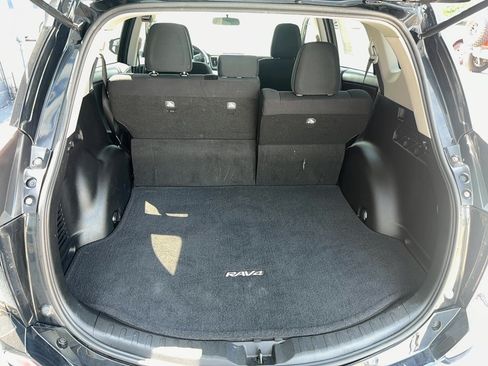 Used 2016 Toyota RAV4 LE AWD/4WD image 9