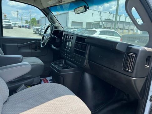 Used 2018 Chevrolet Express 2500 Extended w/ Driver Convenience Package RWD image 13