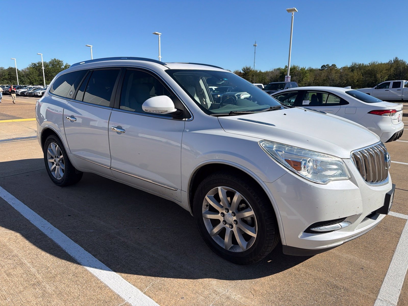 Used 2017 Buick Enclave Premium w/ Experience Buick Package FWD image 1