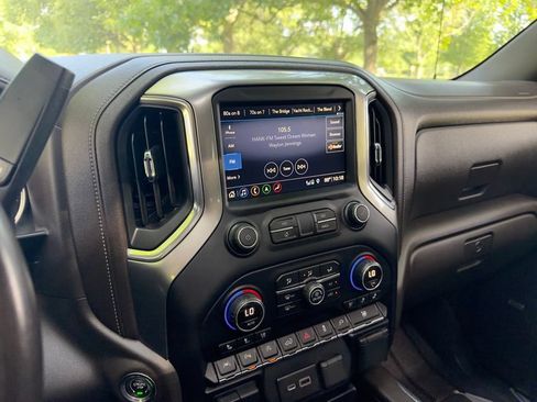 Used 2019 Chevrolet Silverado 1500 LTZ w/ LTZ Premium Package AWD/4WD image 15