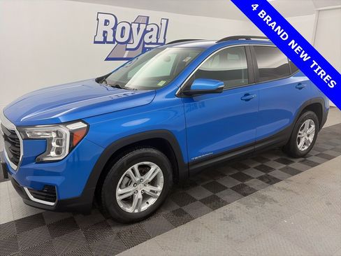 Certified 2024 GMC Terrain SLE w/ Driver Convenience Package image 1