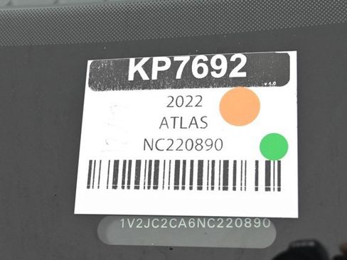 Certified 2022 Volkswagen Atlas Cross Sport SE w/ Panoramic Sunroof Package image 30