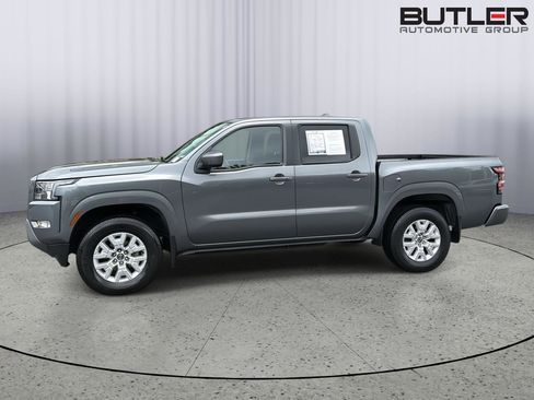 Used 2022 Nissan Frontier SV AWD/4WD image 3