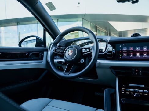 New 2026 Porsche Cayenne E-Hybrid image 25