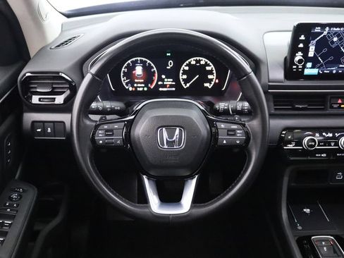 Used 2024 Honda Pilot Touring image 18