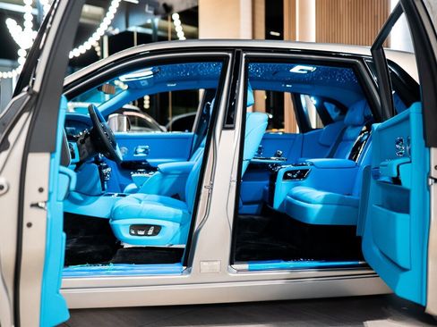 Used 2025 Rolls-Royce Phantom Sedan image 17