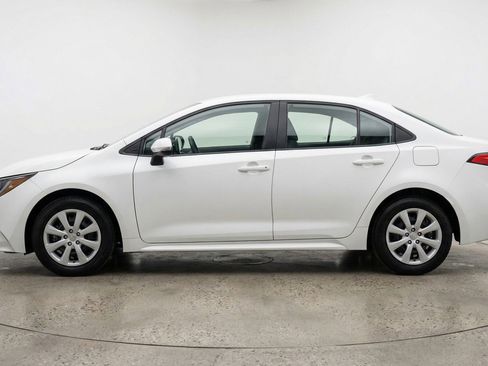 Used 2025 Toyota Corolla LE FWD image 5