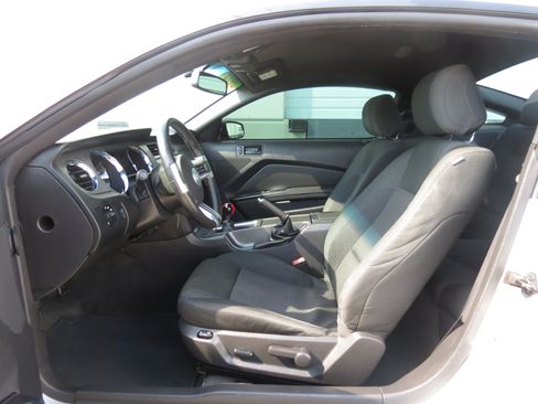 Used 2014 Ford Mustang GT w/ Equipment Group 301A RWD image 23