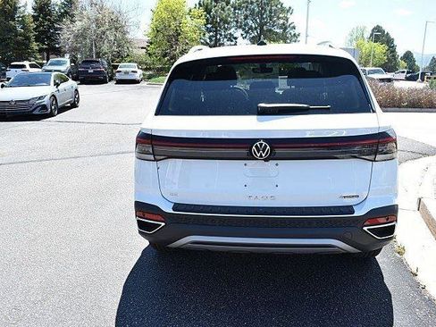 New 2025 Volkswagen Taos SE image 5