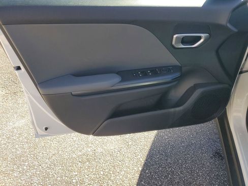 New 2026 Kia K4 LXS image 8