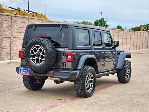 Used 2025 Jeep Wrangler Unlimited Rubicon AWD/4WD image 5
