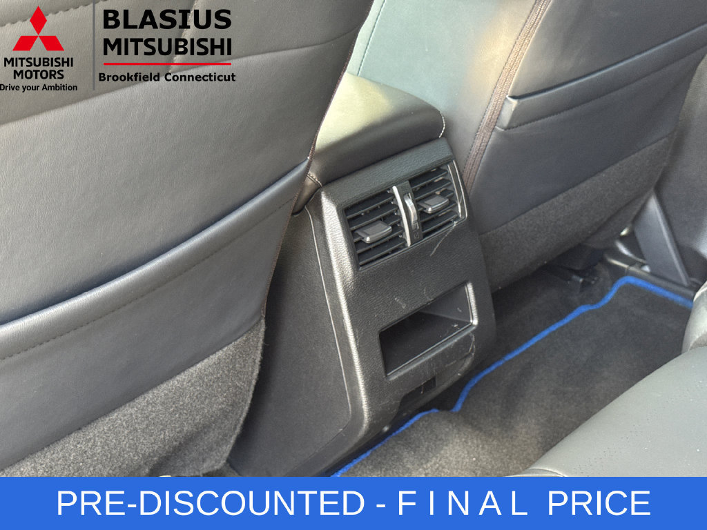 Used 2024 Mitsubishi Outlander 4WD Plug-In Hybrid image 21